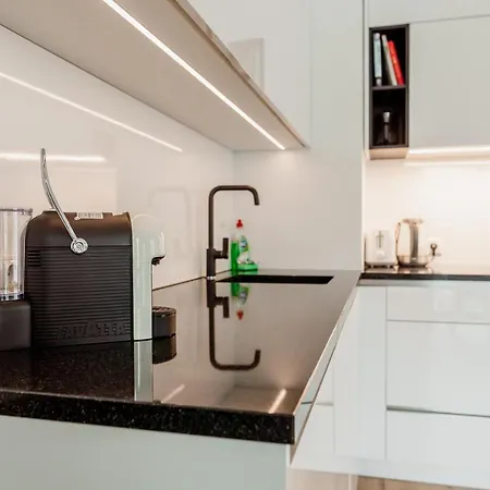 Dream Stay - Modern Apartments In City Centre Талин Екстериор снимка