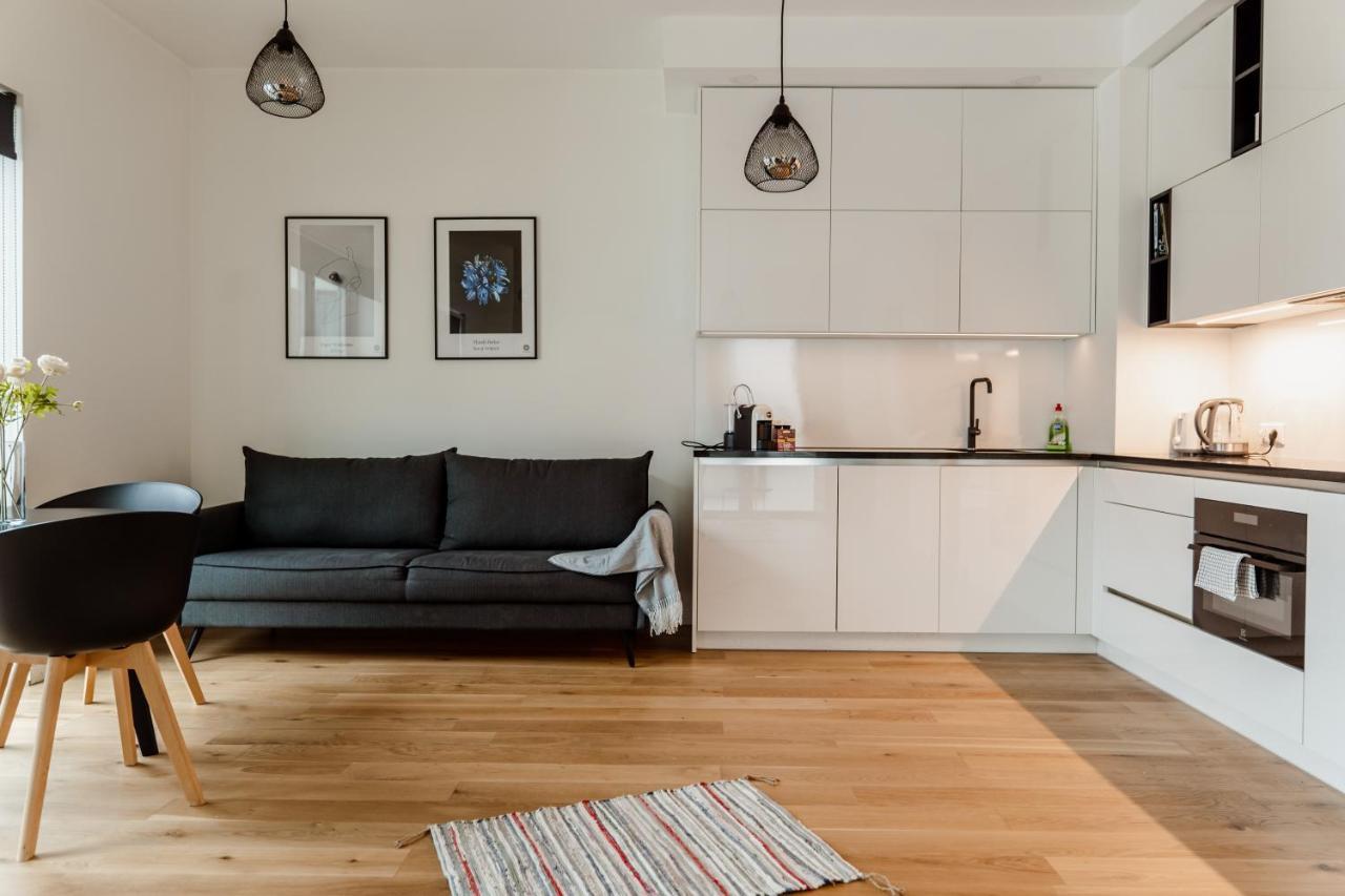 Dream - Modern In Centre *